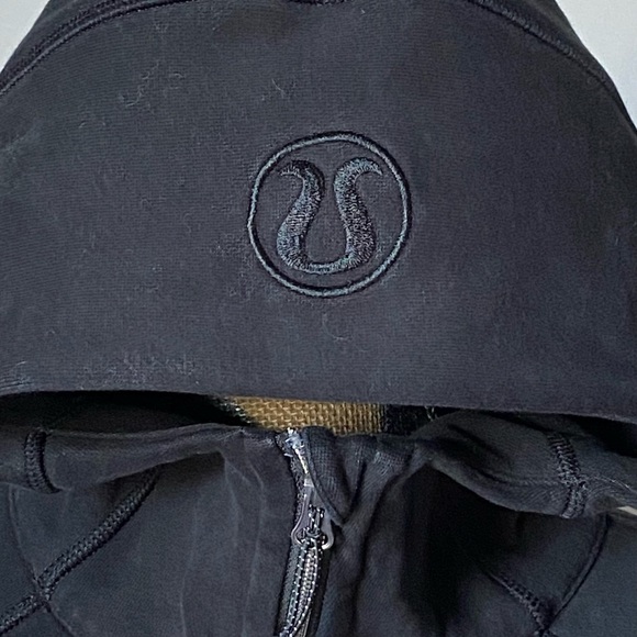 Lululemon Jacket. - Picture 4 of 5